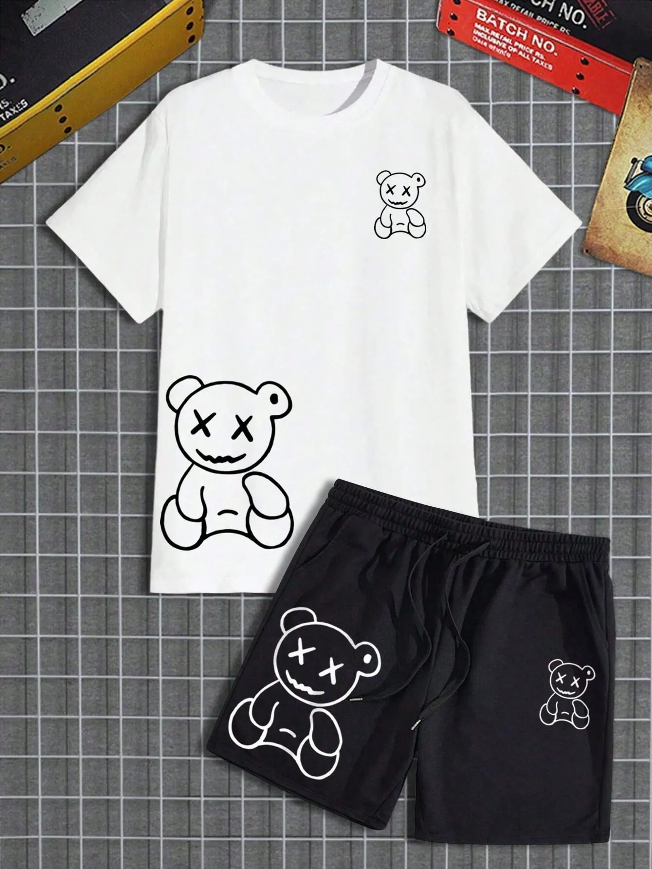 Manfinity Homme Men's Cartoon Bear Print Crew Neck Short Sleeve T-Shirt And Drawstring Pocket Shorts Set