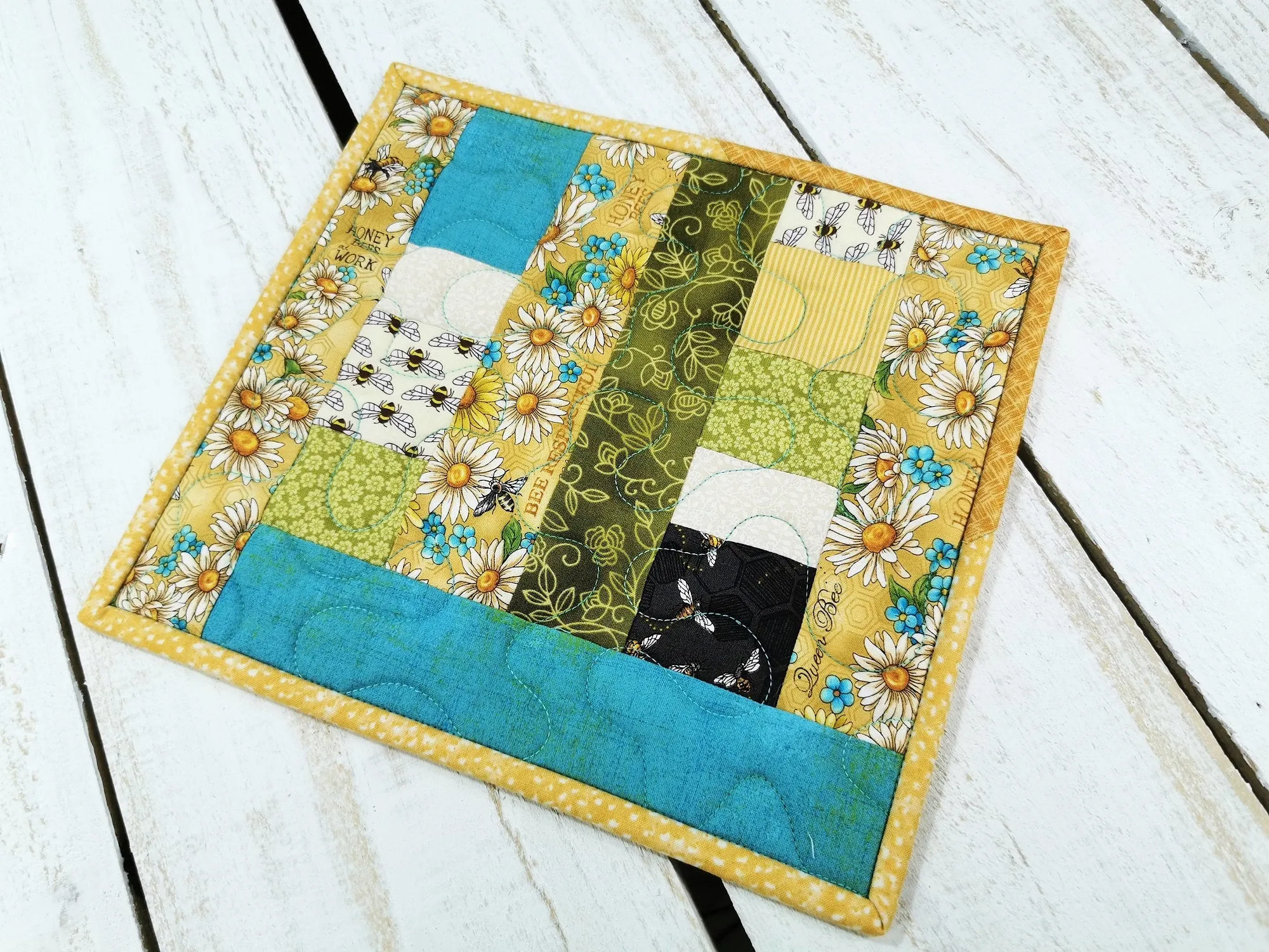 Patchwork Bee Potholder