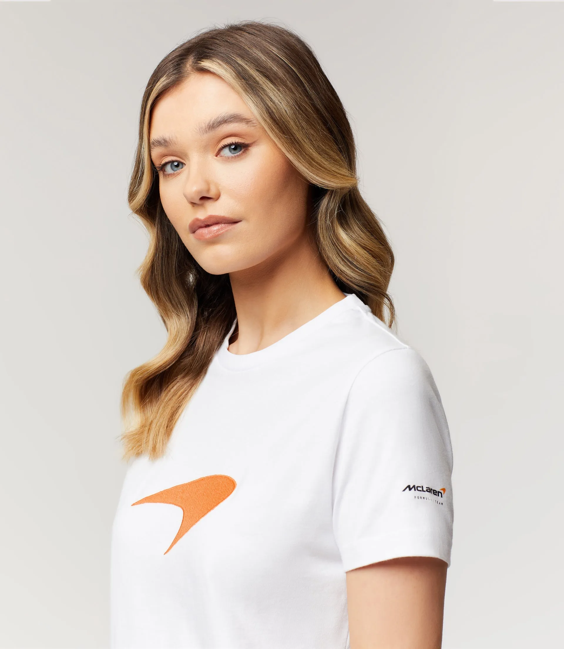 WOMENS CORE ESSENTIALS LOGO T-SHIRT