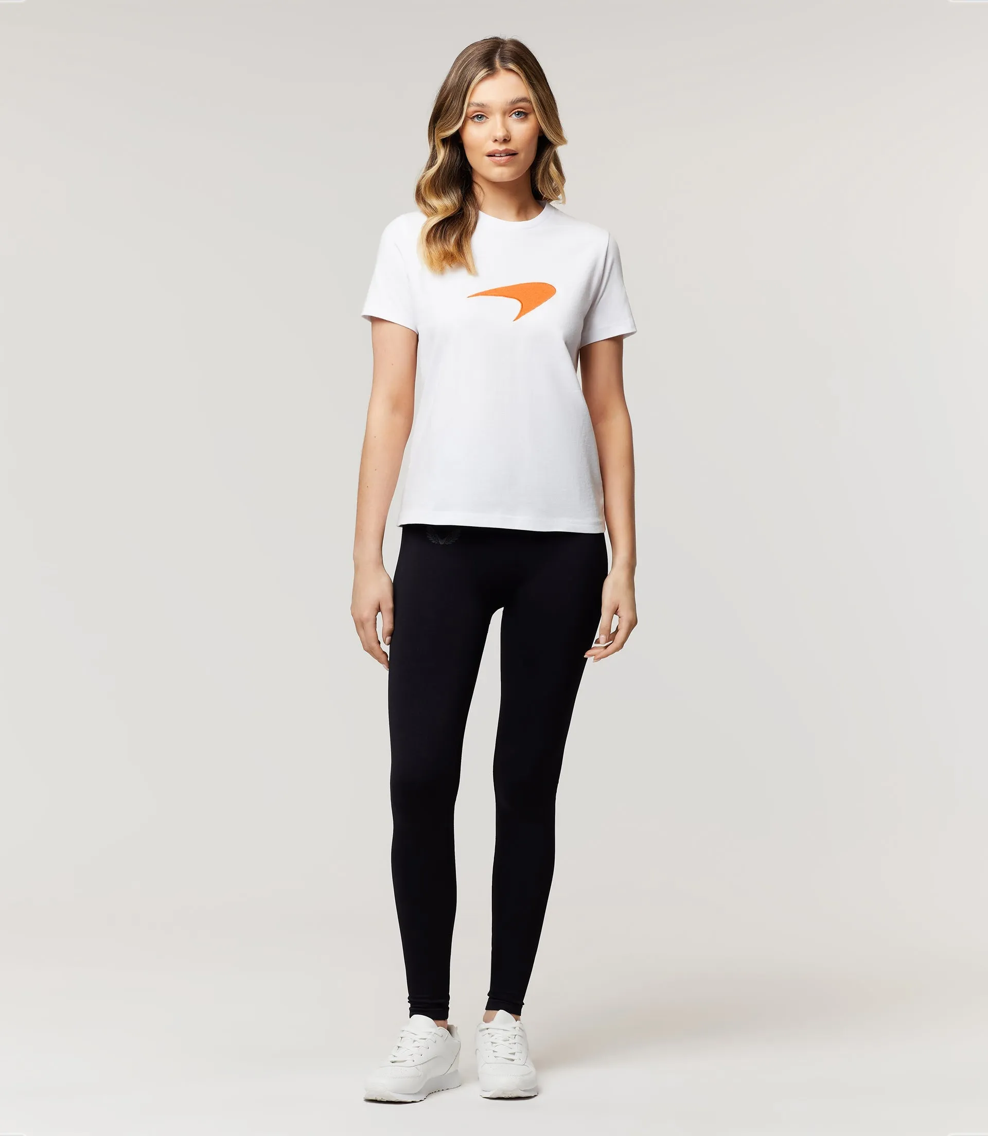 WOMENS CORE ESSENTIALS LOGO T-SHIRT