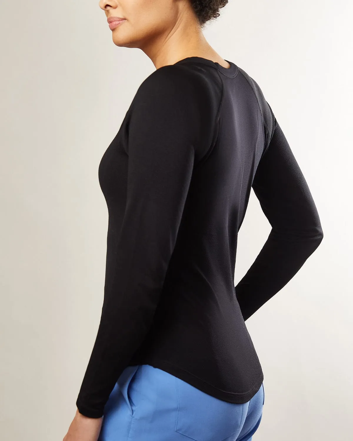 Women's Featherlite™ V-Neck Underscrub - Black